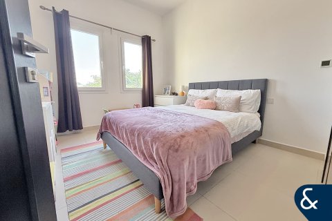 Купить виллу в Dubai Land, Дубай: 3 спальни, 213м², № 78797 - фото 13