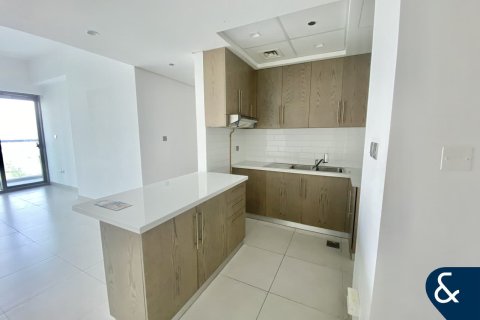 Apartamento en DuBiotech, Dubai, 2 dormitorios, 105 m², № 78796 - foto 2