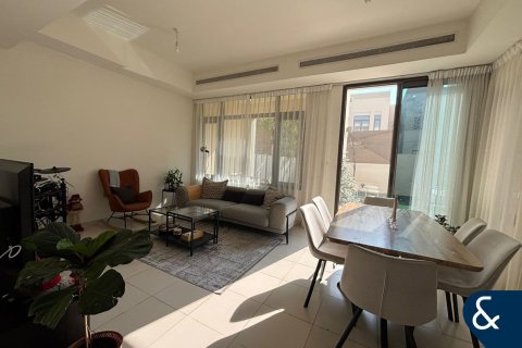 Купить виллу в Дубае: 3 спальни, 208м², № 78798 - фото 3