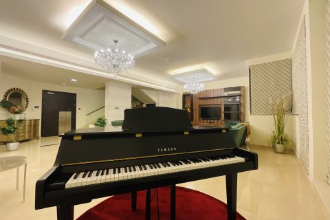 Apartment in Dubai Marina, Dubai 3 bedrooms, 375 sq.m. № 109588 - photo 5