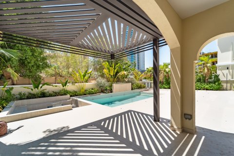 Villa in Jumeirah Village Triangle, Dubai 5 bedrooms, 418 sq.m. № 109587 - photo 22