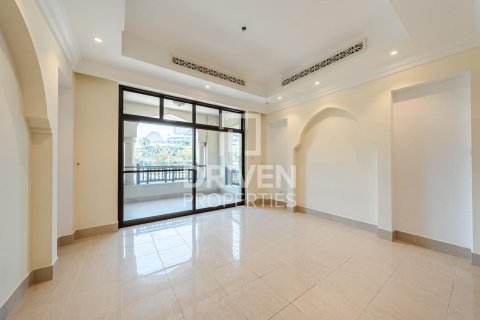 Apartment in Downtown Dubai (Downtown Burj Dubai), Dubai 2 bedrooms, 130.53 sq.m. № 140968 - photo 2