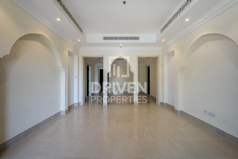Apartment in Downtown Dubai (Downtown Burj Dubai), Dubai 2 bedrooms, 130.53 sq.m. № 140968 - photo 5
