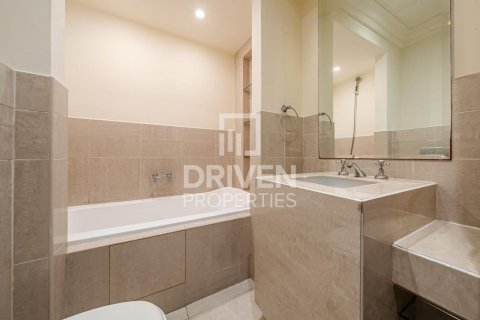 Apartment in Downtown Dubai (Downtown Burj Dubai), Dubai 2 bedrooms, 130.53 sq.m. № 140968 - photo 15