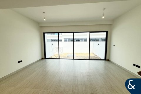 Townhouse in Damac Lagoons, Dubai 4 bedrooms, 144 sq.m. № 76449 - photo 3