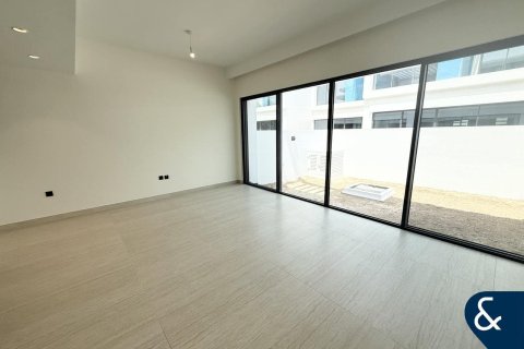 Townhouse in Damac Lagoons, Dubai 4 bedrooms, 144 sq.m. № 76449 - photo 4