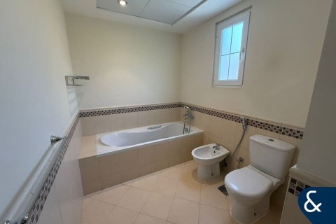 Villa in Arabian Ranches, Dubai 4 bedrooms, 640 sq.m. № 76440 - photo 11