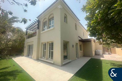 Villa in Arabian Ranches, Dubai 4 bedrooms, 640 sq.m. № 76440 - photo 1