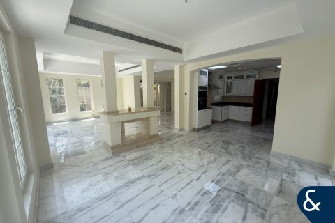 Villa in Arabian Ranches, Dubai 4 bedrooms, 640 sq.m. № 76440 - photo 4