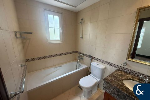 Villa in Arabian Ranches, Dubai 4 bedrooms, 640 sq.m. № 76440 - photo 15