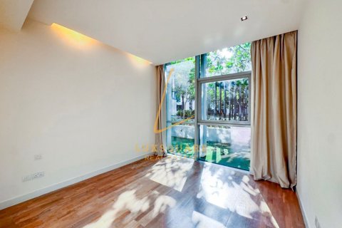 Apartment in Al Wasl, Dubai 3 bedrooms, 222 sq.m. № 123200 - photo 5
