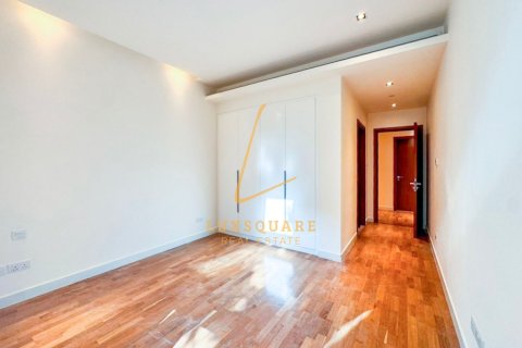 Apartment in Al Wasl, Dubai 3 bedrooms, 222 sq.m. № 123200 - photo 10