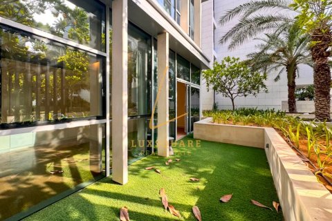 Apartment in Al Wasl, Dubai 3 bedrooms, 222 sq.m. № 123200 - photo 14