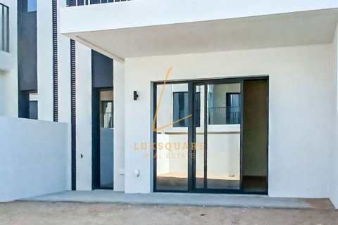 Villa in EMAAR South, Dubai South (Dubai World Central), Dubai 3 bedrooms, 141 sq.m. № 123203 - photo 6