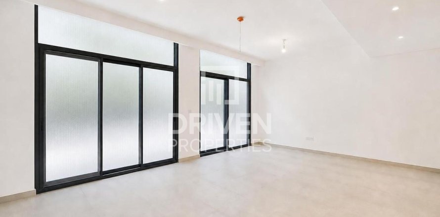 Townhouse in Mudon, Dubai 3 bedrooms, 168.62 sq.m. № 141038