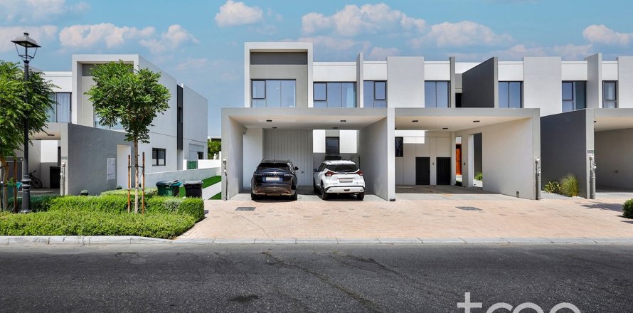 Таунхаус в Дубае, 4 спальни, 230.03м², № 119503