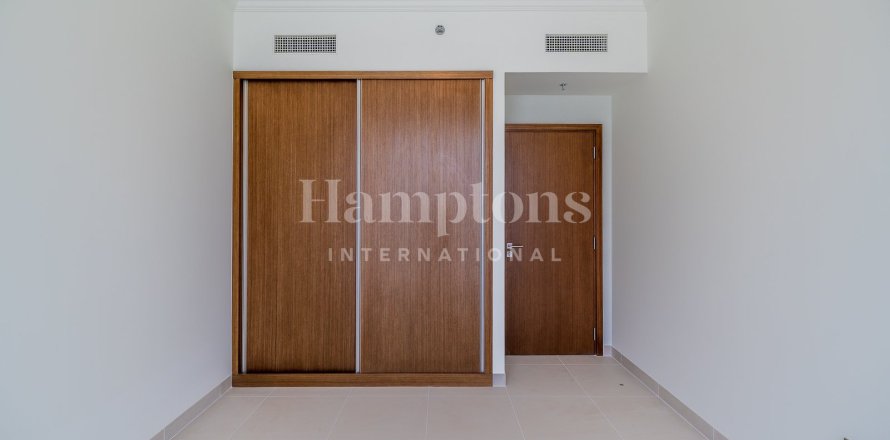 Apartment in Dubai Harbour, Dubai 1 bedroom, 67.6334 sq.m. № 63911