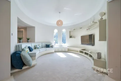 Villa in Victory Heights, Dubai Sports City, Dubai 6 bedrooms, 760 sq.m. № 122498 - photo 3