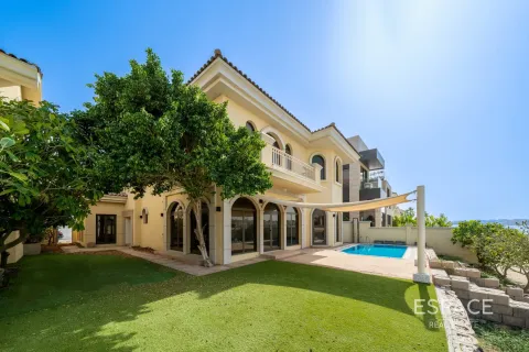 Villa in Palm Jumeirah, Dubai 4 bedrooms, 465 sq.m. № 122499
