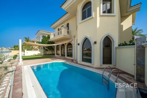 Villa in Palm Jumeirah, Dubai 4 bedrooms, 465 sq.m. № 122499 - photo 17