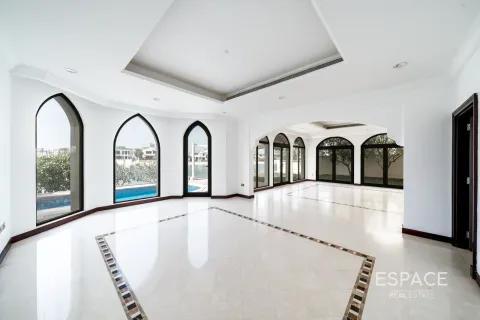 Villa in Palm Jumeirah, Dubai 4 bedrooms, 465 sq.m. № 122499 - photo 3