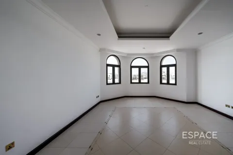 Villa in Palm Jumeirah, Dubai 4 bedrooms, 465 sq.m. № 122499 - photo 16