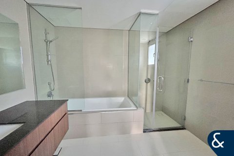 Villa in Arabella Townhouses, Mudon, Dubai 5 bedrooms, 319 sq.m. № 76290 - photo 15