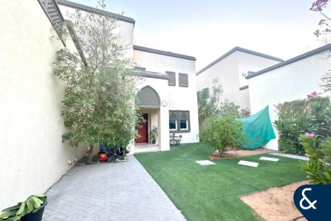 Villa in Jumeirah Park, Dubai 3 bedrooms, 285 sq.m. № 76291 - photo 2
