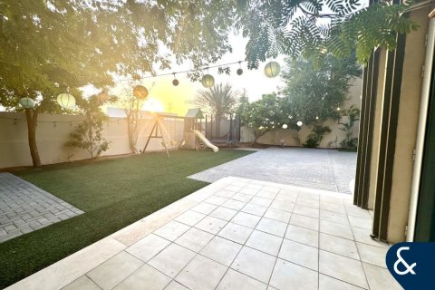 Villa in Jumeirah Park, Dubai 3 bedrooms, 285 sq.m. № 76291 - photo 3