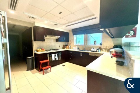 Villa in Jumeirah Park, Dubai 3 bedrooms, 285 sq.m. № 76291 - photo 15