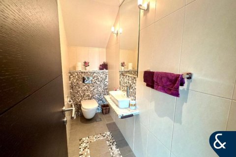 Villa in Jumeirah Park, Dubai 3 bedrooms, 285 sq.m. № 76291 - photo 10