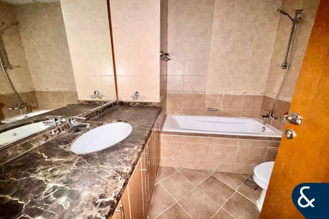 Apartment in Jumeirah Lake Towers, Dubai 2 bedrooms, 157 sq.m. № 76294 - photo 18