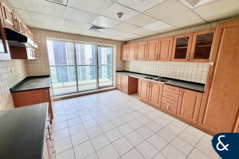 Apartment in Jumeirah Lake Towers, Dubai 2 bedrooms, 157 sq.m. № 76294 - photo 6