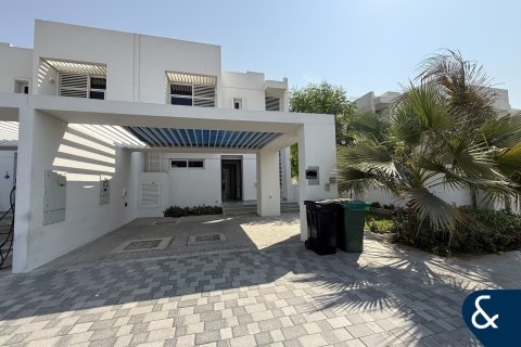 Villa à Arabella Townhouses, Mudon, Dubai, 3 chambres, 218 m², № 76292 - photo 1