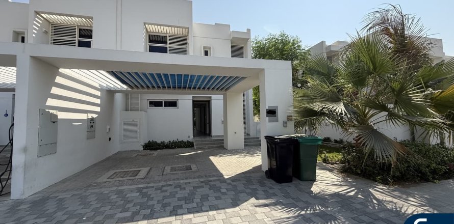 فيلا في Arabella Townhouses, مُدُنْ, دبي 3 غرف نوم, 218 م² رقم 76292