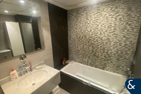 Apartamento en Jumeirah Lake Towers, Dubai, 2 dormitorios, 154 m², № 76293 - foto 10