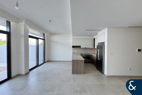 Townhouse in Mudon, Dubai 3 bedrooms, 239 sq.m. № 76296 - photo 3