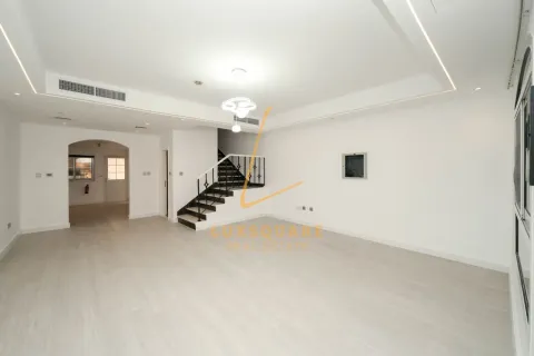 Villa in Jumeirah Village Circle, Dubai 3 bedrooms, 142 sq.m. № 101315 - photo 11