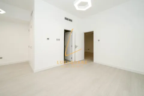 Villa in Jumeirah Village Circle, Dubai 3 bedrooms, 142 sq.m. № 101315 - photo 3