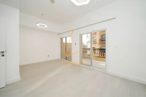 Villa in Jumeirah Village Circle, Dubai 3 bedrooms, 142 sq.m. № 101315 - photo 6