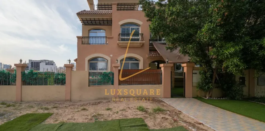 Villa in Jumeirah Village Circle, Dubai 3 bedrooms, 142 sq.m. № 101315