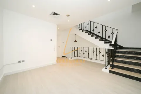 Villa in Jumeirah Village Circle, Dubai 3 bedrooms, 142 sq.m. № 101315 - photo 9