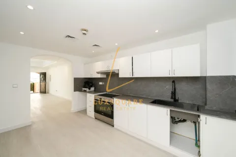 Villa in Jumeirah Village Circle, Dubai 3 bedrooms, 142 sq.m. № 101315 - photo 10