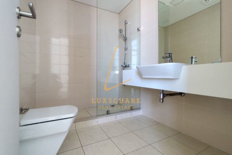 Apartment in Al Furjan, Dubai 2 bedrooms, 145 sq.m. № 101316 - photo 3