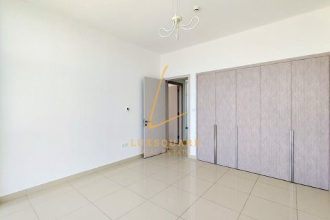 Apartment in Al Furjan, Dubai 2 bedrooms, 145 sq.m. № 101316 - photo 11