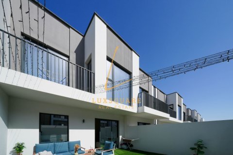 Villa in Dubai South (Dubai World Central), Dubai 3 bedrooms, 141 sq.m. № 101317 - photo 10