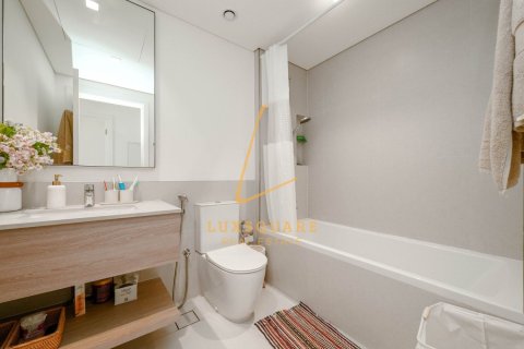 Villa in Dubai South (Dubai World Central), Dubai 3 bedrooms, 141 sq.m. № 101317 - photo 14