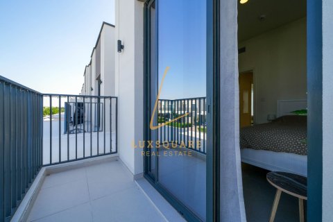 Villa in Dubai South (Dubai World Central), Dubai 3 bedrooms, 141 sq.m. № 101317 - photo 8