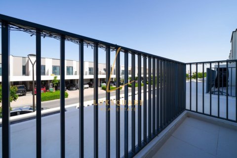 Villa in Dubai South (Dubai World Central), Dubai 3 bedrooms, 141 sq.m. № 101317 - photo 7