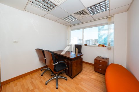 Office in Sheikh Zayed Road, Dubai 82 sq.m. № 86145 - photo 6